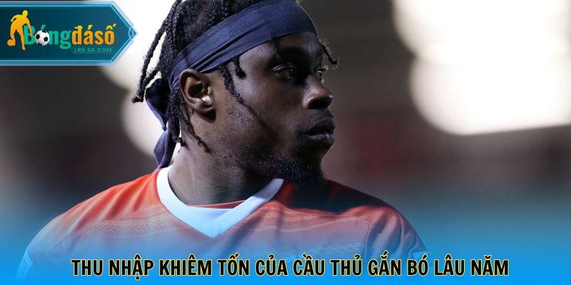 Pelly Ruddock-Mpanzu - Thu nhập khiêm tốn của cầu thủ gắn bó lâu năm